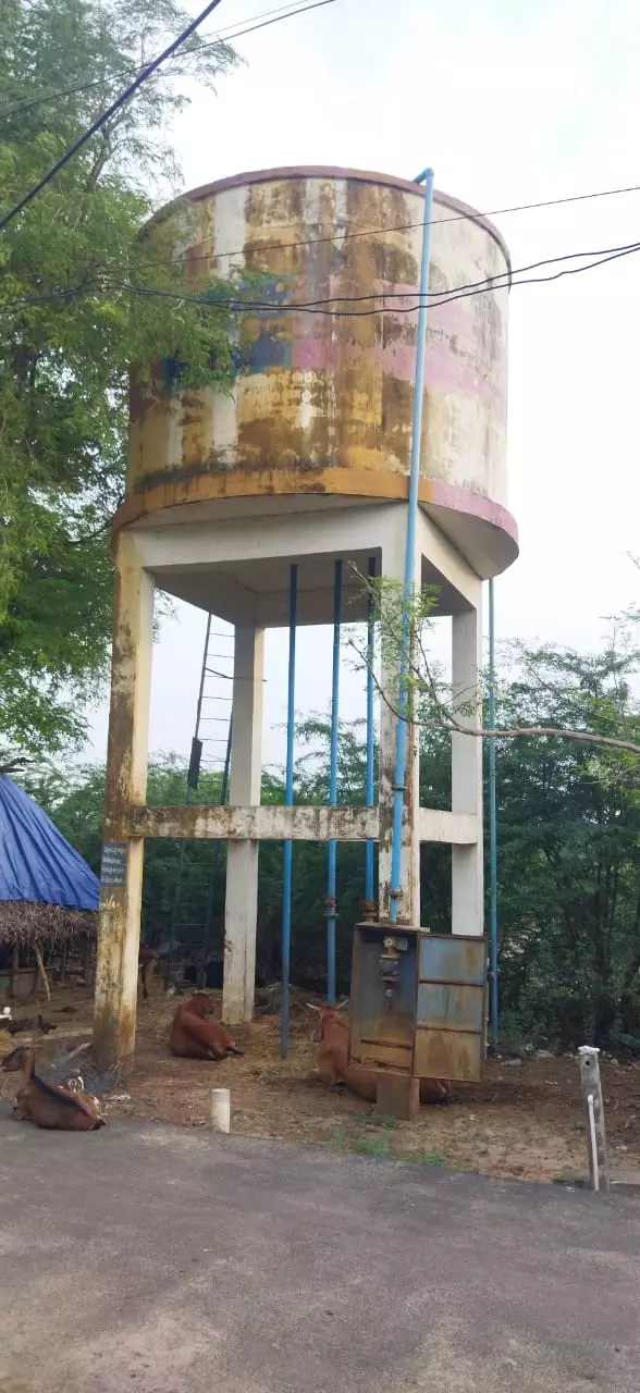 பழுதடைந்த மேல்நிலைநீர்தேக்கத்தொட்டி பழுதடைந்த மேல்நிலைநீர்தேக்கத்தொட்டி