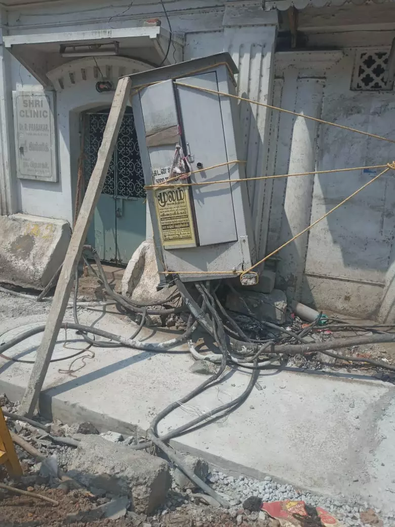 மின் இணைப்பு பெட்டி சரிசெய்யபடுமா? மின் இணைப்பு பெட்டி சரிசெய்யபடுமா?