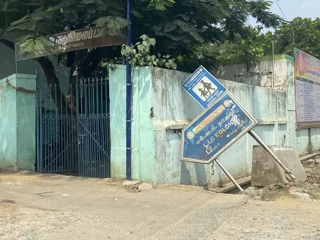 வழிகாட்டி பெயர் பலகையை முறையாக வைப்பார்களா? வழிகாட்டி பெயர் பலகையை முறையாக வைப்பார்களா?