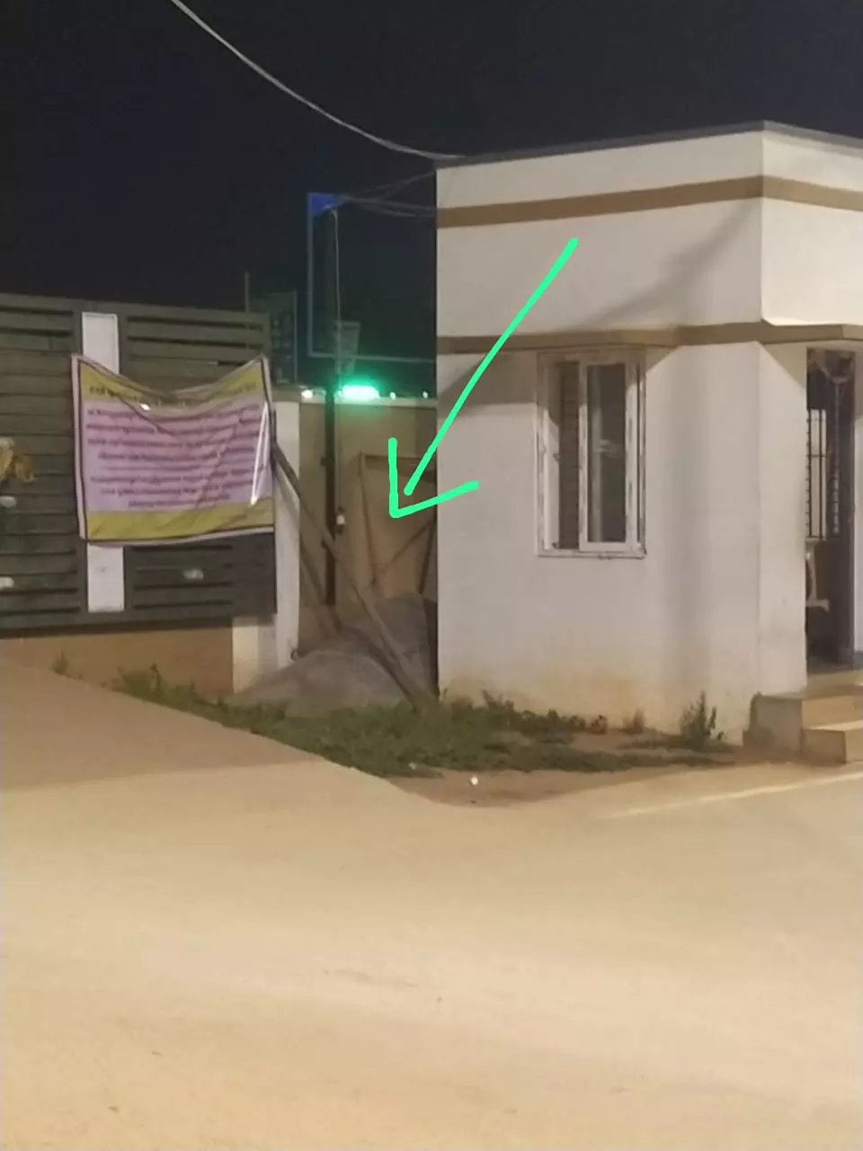 பயனற்ற கண்காணிப்பு கேமரா பயனற்ற கண்காணிப்பு கேமரா