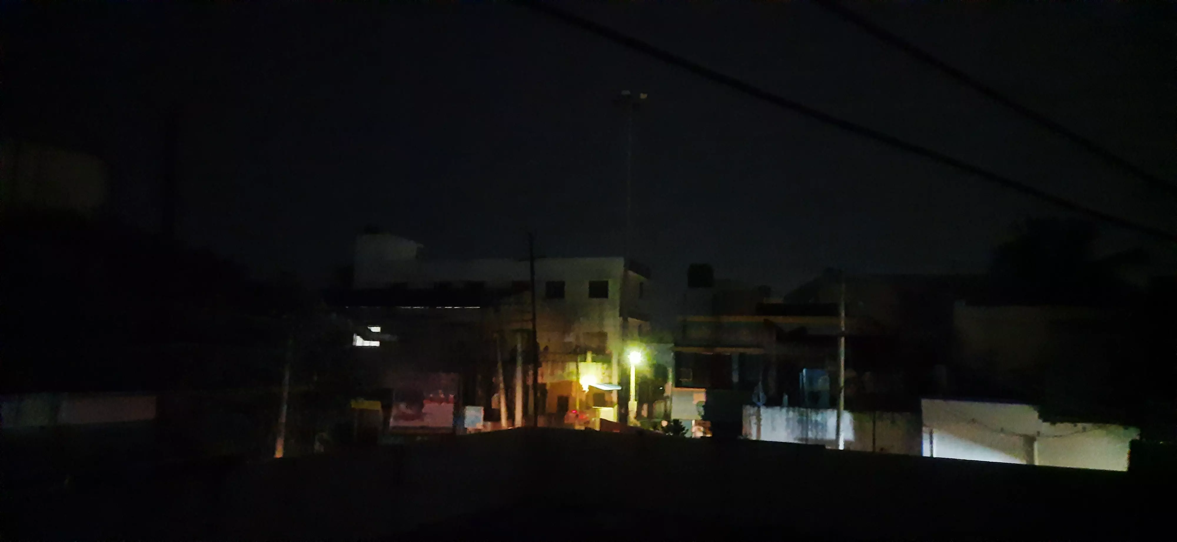 தெரு மின் விளக்கு எரியவில்லை