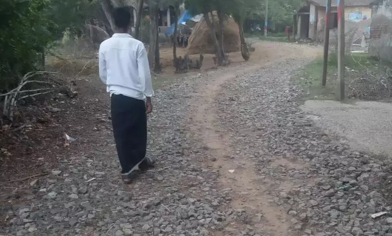 நம்புங்க...இதுவும் சாலை தான்... நம்புங்க...இதுவும் சாலை தான்...