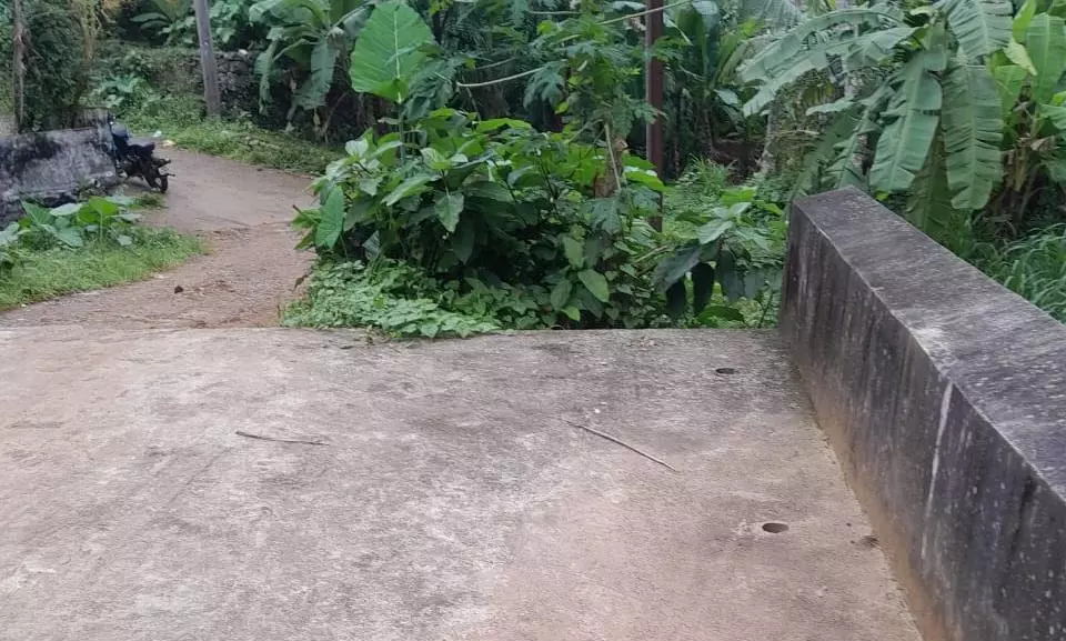 பக்கச்சுவர் தேவை