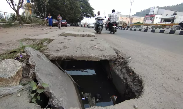 சிமெண்டு சிலாப் போடப்படுமா? சிமெண்டு சிலாப் போடப்படுமா?