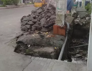 போக்குவரத்துக்கு இடையூறு போக்குவரத்துக்கு இடையூறு