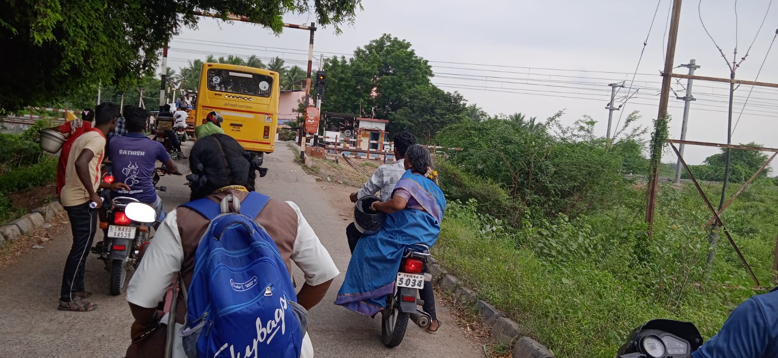 ரெயில்வே மேம்பாலம் அமைக்கப்படுமா?