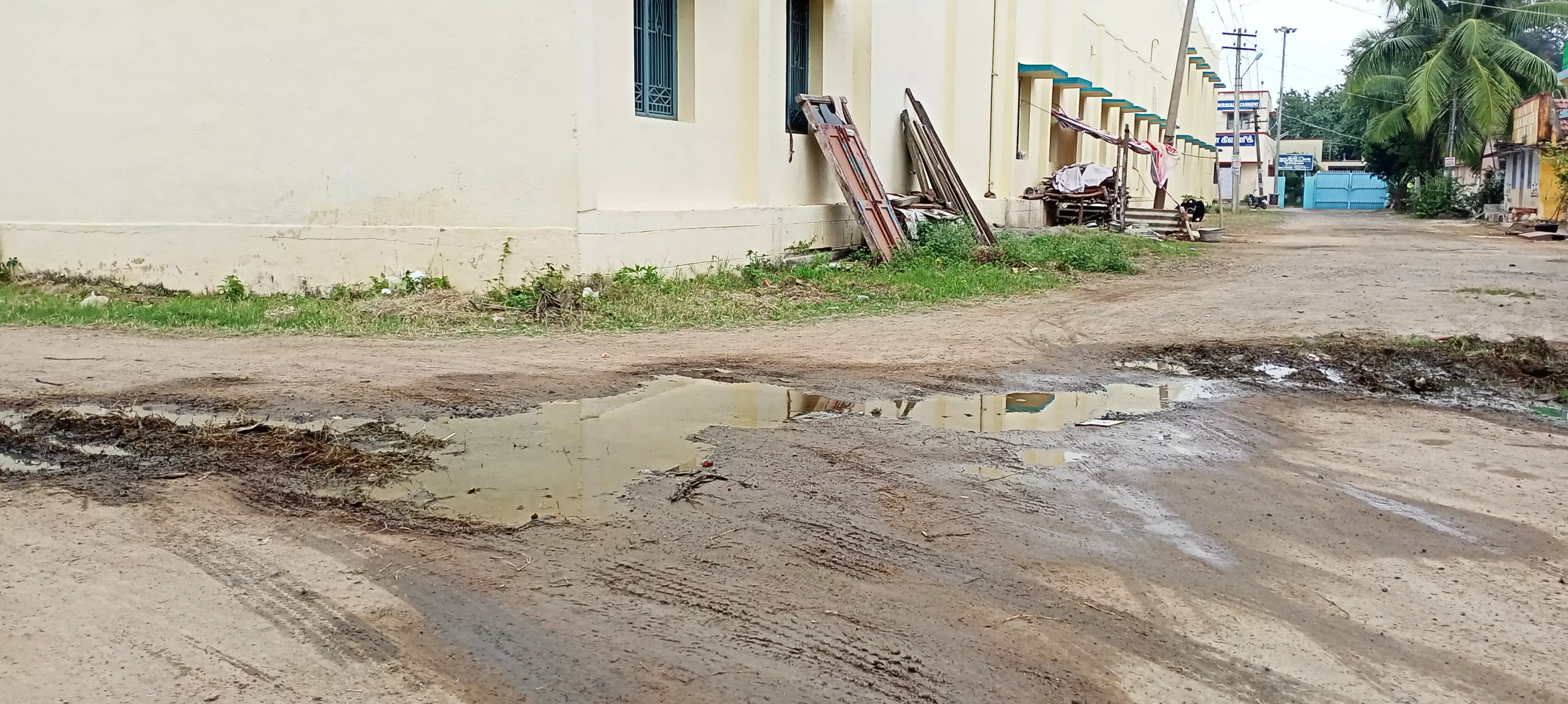 கழிவுநீர் கால்வாய் சீரமைக்கப்படுமா?