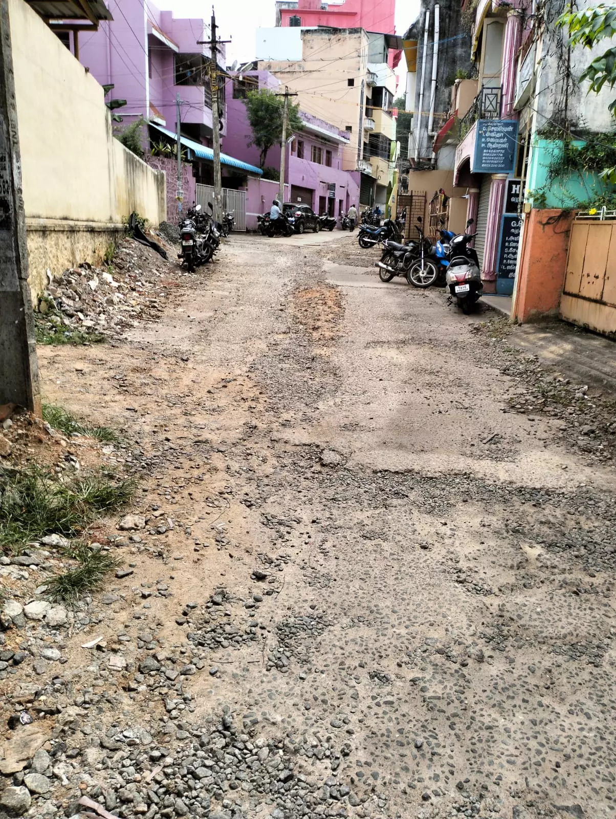 சாலையை சீரமைக்க வேண்டும்