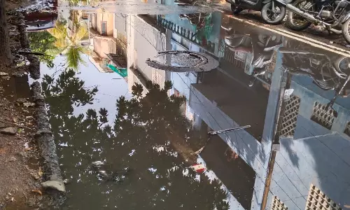 சாலைகளில் கழுவுநீர்