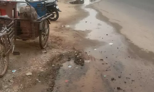 குடிநீர் குழாய் உடைப்பு குடிநீர் குழாய் உடைப்பு