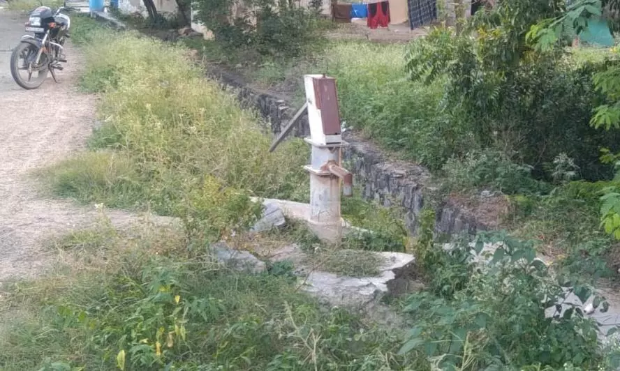 காட்சிப்பொருளான கைப்பம்பு காட்சிப்பொருளான கைப்பம்பு