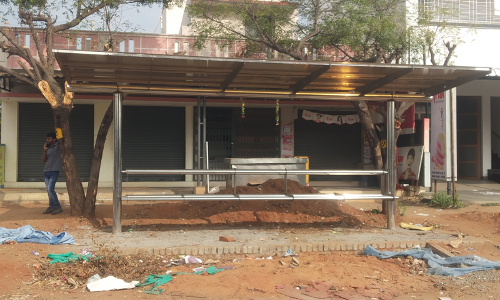 முழுமைபெறாத பயணிகள் நிழற்குடை