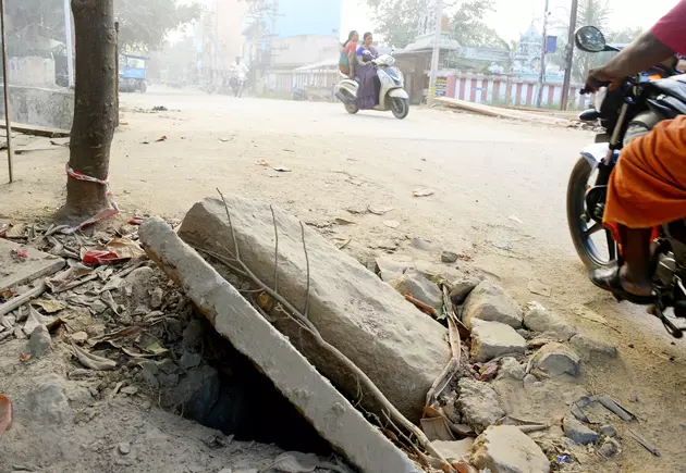 ஆபத்தான பள்ளம் மூடப்படுமா? ஆபத்தான பள்ளம் மூடப்படுமா?