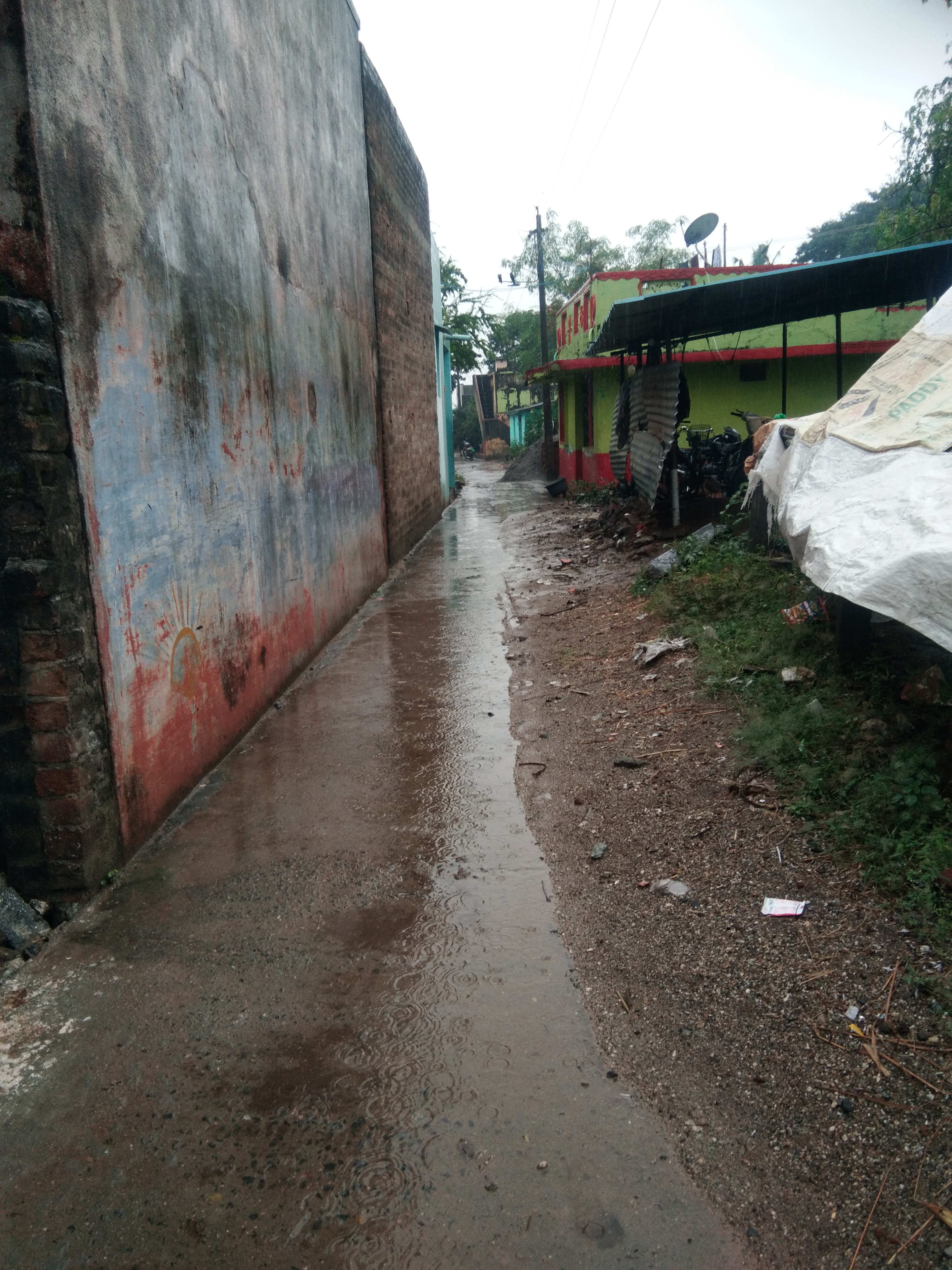 ஆக்கிரமிப்பை அகற்ற வேண்டும்