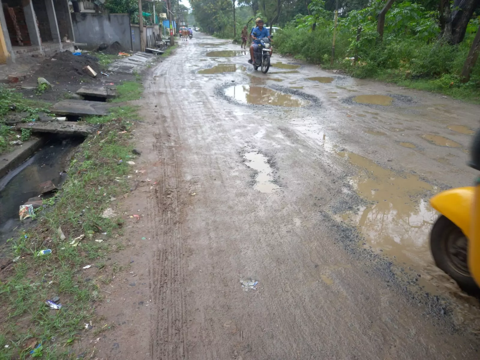 மோசமான சாலை