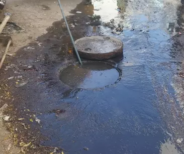 பாதாள சாக்கடையில் உடைப்பு