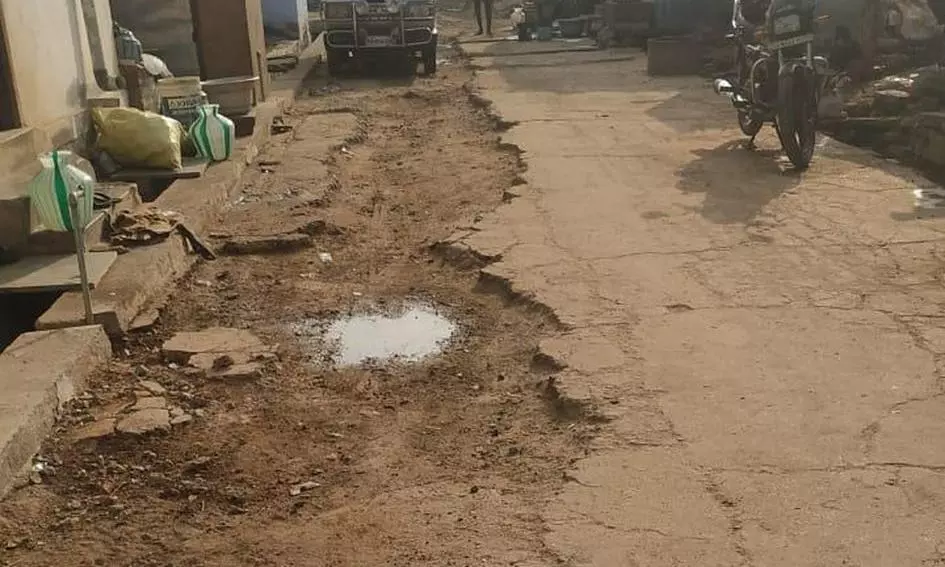 சாலை சீரமைக்கப்படுமா? சாலை சீரமைக்கப்படுமா?