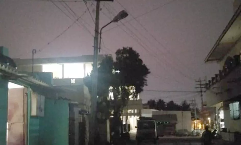 ஒளிராத மின்விளக்குகள்