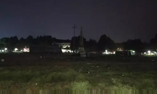 உயர்கோபுர மின்விளக்குகள் முழுமையாக ஒளிருமா? உயர்கோபுர மின்விளக்குகள் முழுமையாக ஒளிருமா?