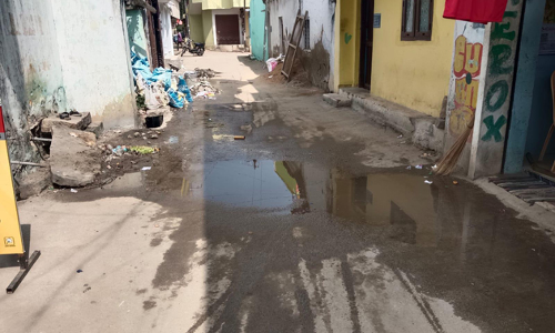 தெருவில் ஓடும் கழிவுநீர்