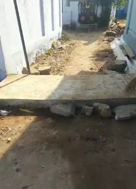 சாலை பணி எப்போது?