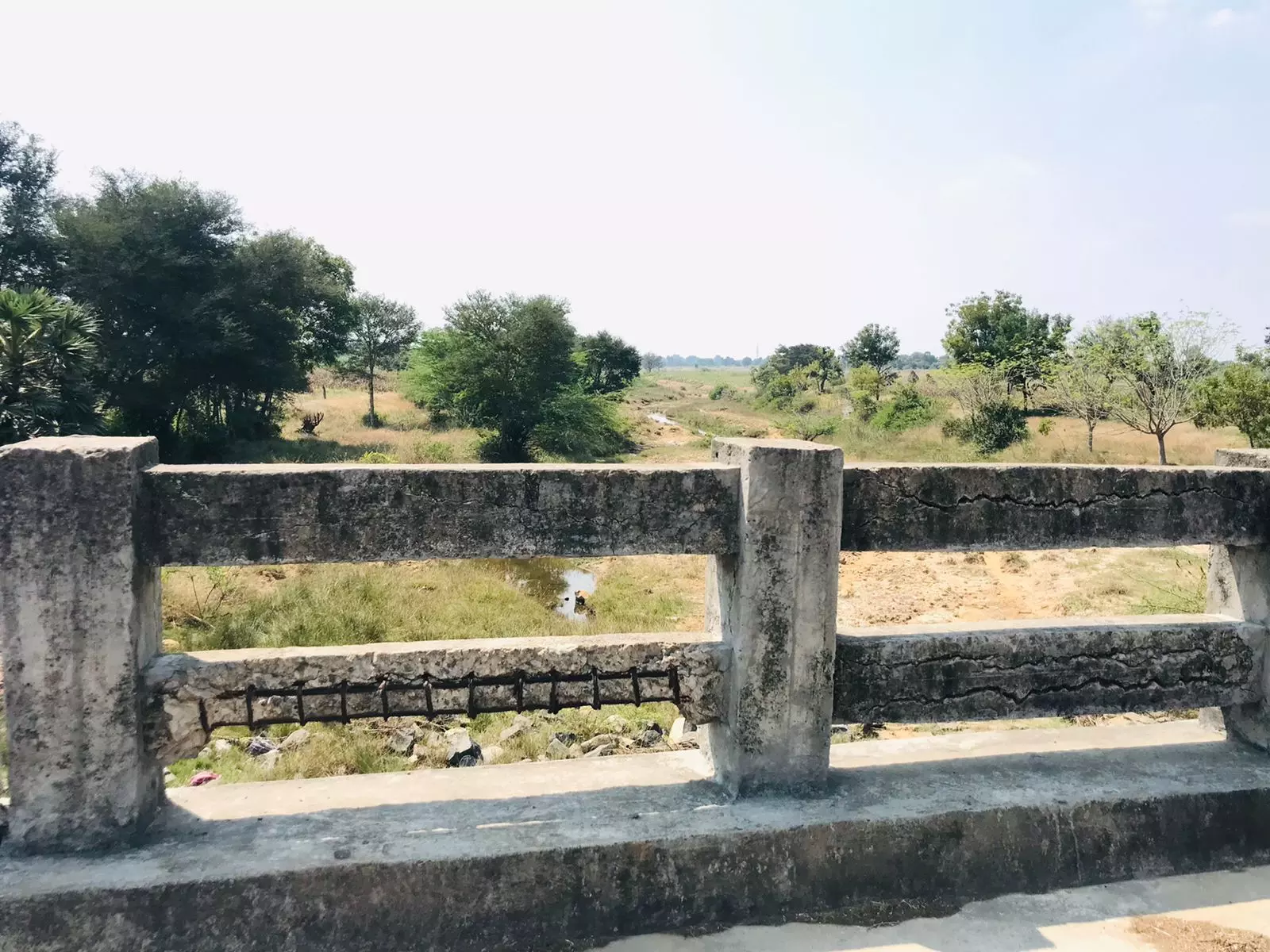 சிதிலமடைந்த பாலம்