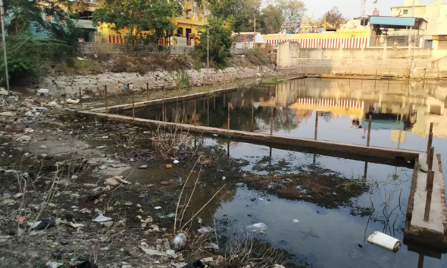 உப்பு குளம் சீரமைக்கப்படுமா? உப்பு குளம் சீரமைக்கப்படுமா?