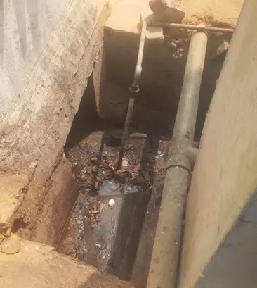 தேங்கி நிற்கும் கழிவுநீர் தேங்கி நிற்கும் கழிவுநீர்