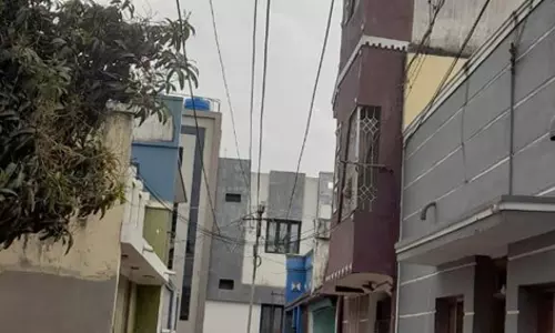 தாழ்வாக இருக்கும் மின்கம்பிகள்