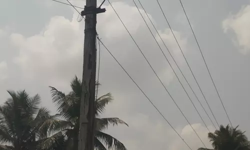 ஆபத்தான மின்கம்பம் ஆபத்தான மின்கம்பம்