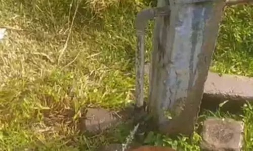 வீணாகும் குடிநீர் வீணாகும் குடிநீர்