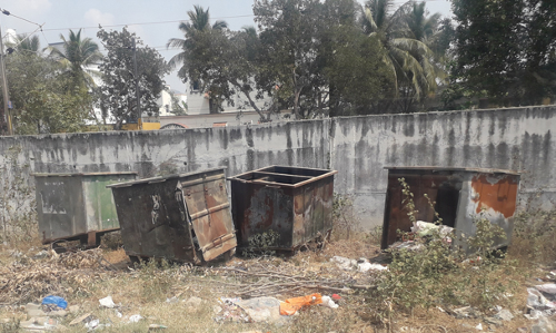 ஒரே இடத்தில் குப்பைத்தொட்டிகள்