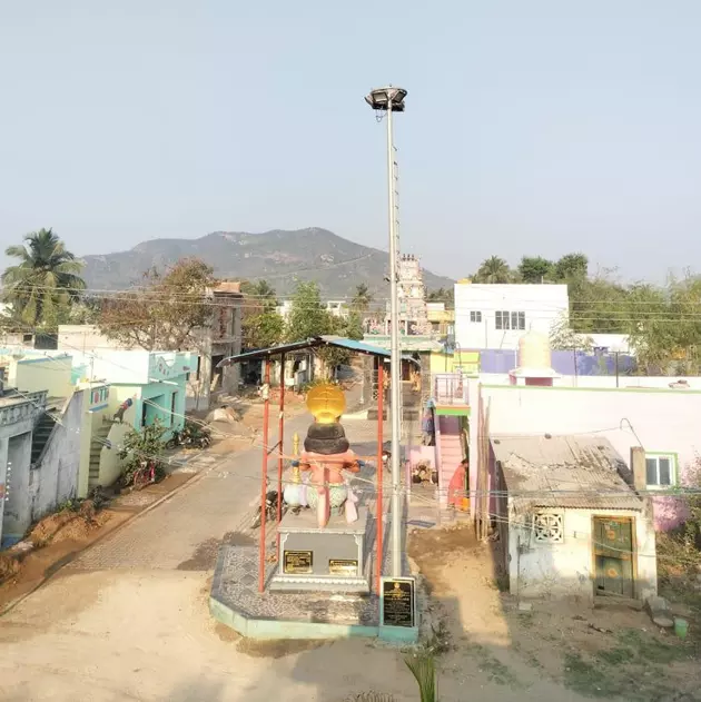 எரியாத உயர் கோபுர மின் விளக்கு எரியாத உயர் கோபுர மின் விளக்கு