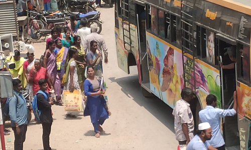 பயணிகள் நிழற்குடை தேவை பயணிகள் நிழற்குடை தேவை