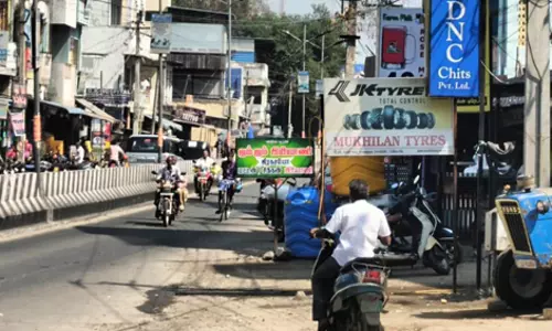 ஆக்கிரமிப்புகளை அகற்றுவார்களா? ஆக்கிரமிப்புகளை அகற்றுவார்களா?