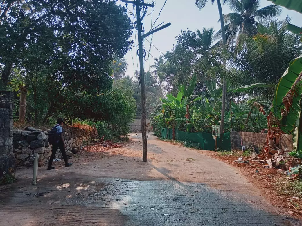 மின்கம்பம் மாற்றியமைக்கப்பட்டது