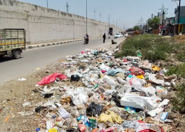 குப்ைபகளால் சுகாதார சீர்ேகடு குப்ைபகளால் சுகாதார சீர்ேகடு