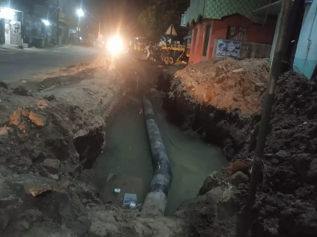 வீணாகும் குடிநீர் வீணாகும் குடிநீர்