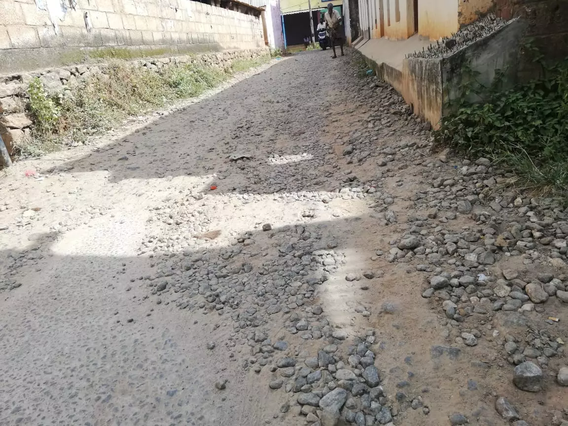 சாலை சீரமைக்கப்படுமா? சாலை சீரமைக்கப்படுமா?