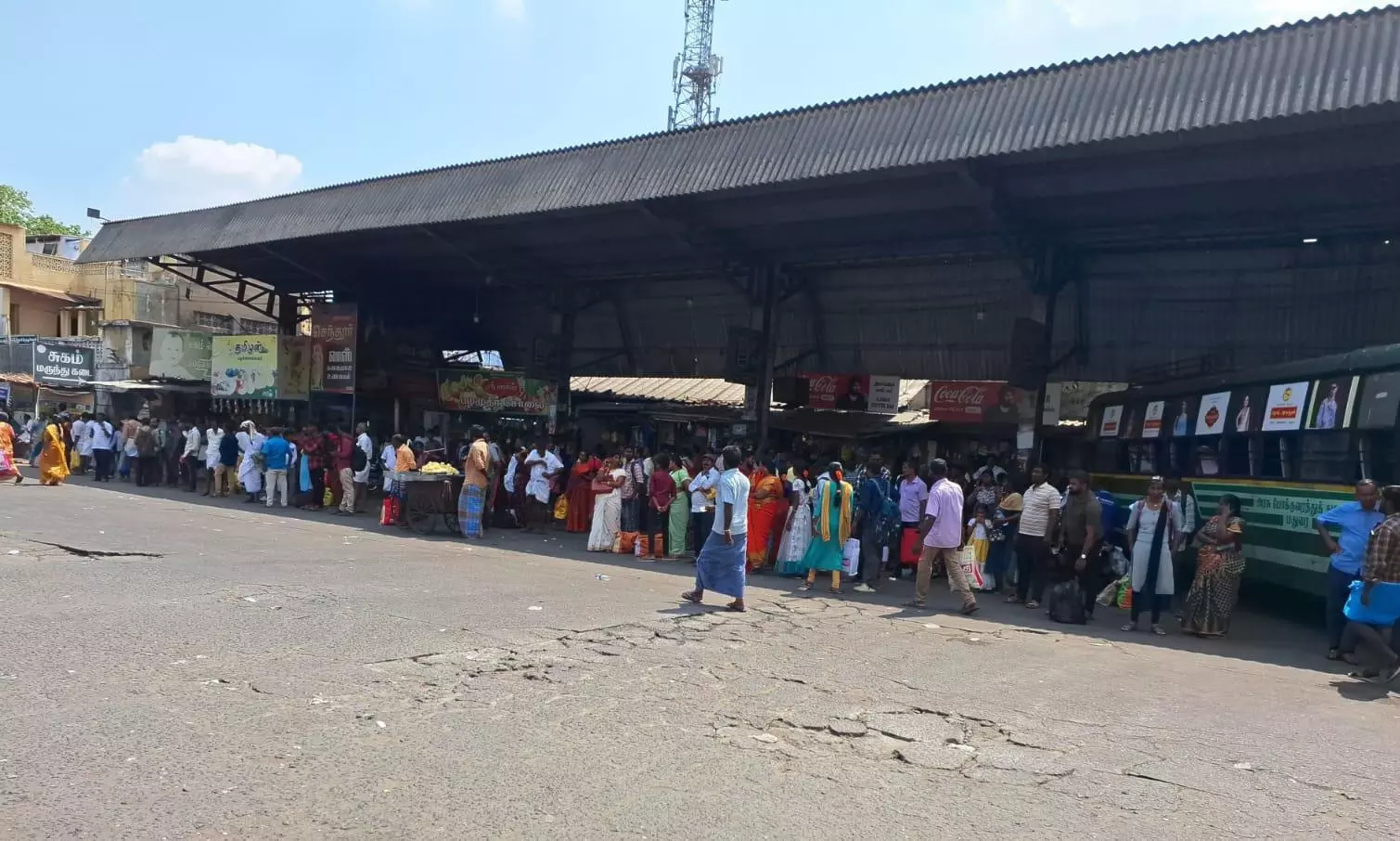 கூடுதல் பஸ்கள் இயக்கப்படுமா? கூடுதல் பஸ்கள் இயக்கப்படுமா?