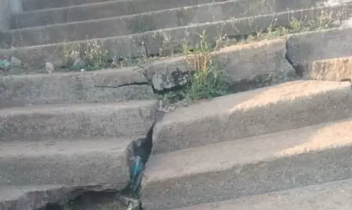 படித்துறை சீரமைக்கப்படுமா?