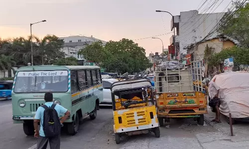 சாலை ஆக்கிரமிப்பு அகற்றப்படுமா? சாலை ஆக்கிரமிப்பு அகற்றப்படுமா?