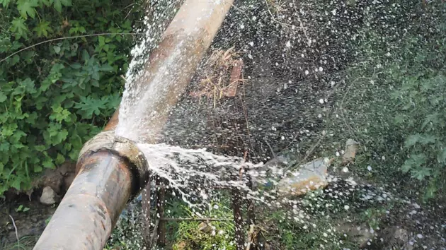 குடிநீர் குழாயில் உடைப்பு