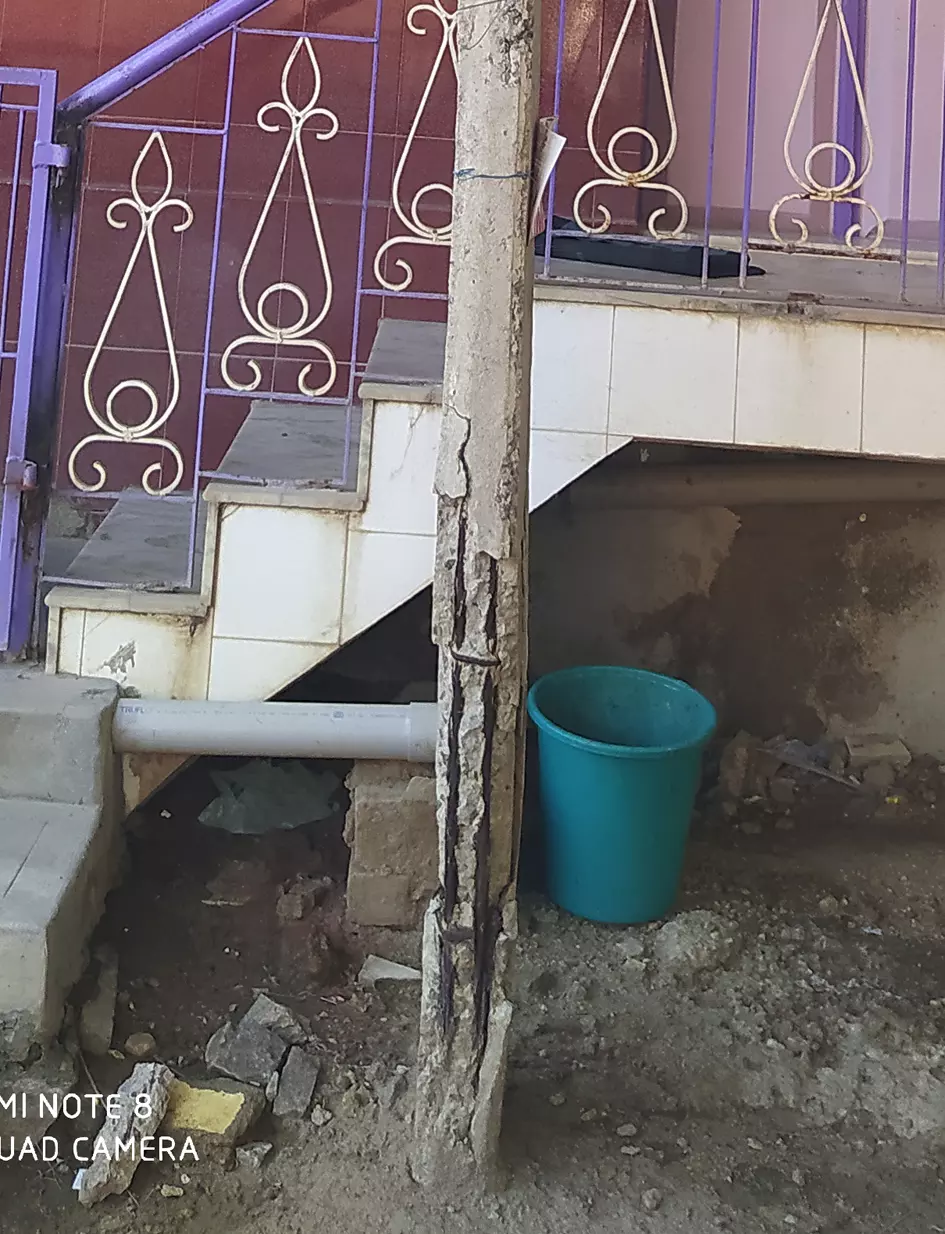 ஆபத்தான மின்கம்பம் ஆபத்தான மின்கம்பம்