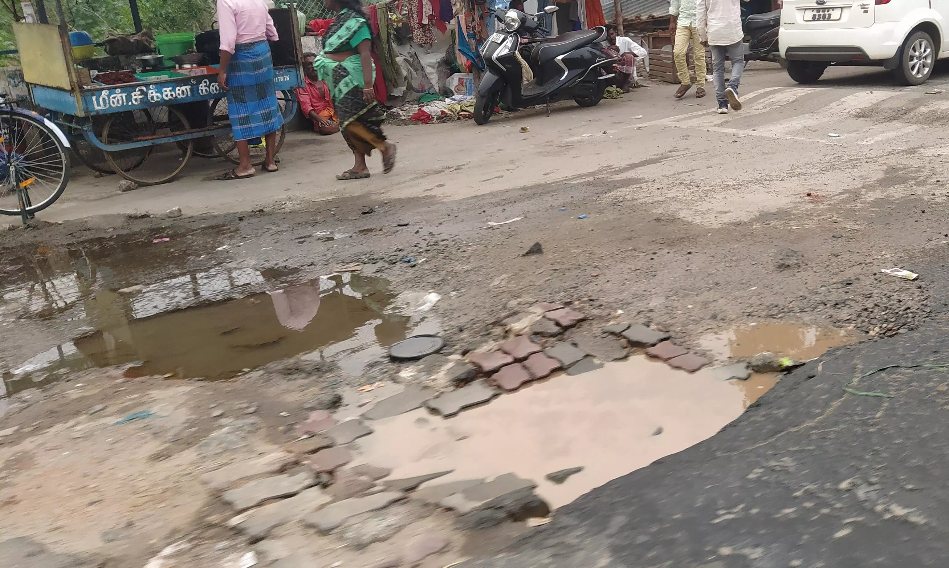 குடிநீர் வீணாகும் அவலம் குடிநீர் வீணாகும் அவலம்
