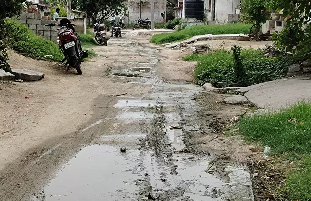 கழிவுநீர் கால்வாய் வசதி தேவை கழிவுநீர் கால்வாய் வசதி தேவை