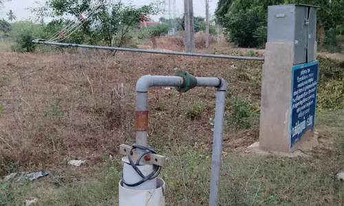 மின் ஒயர் பைப் உடைந்தது மின் ஒயர் பைப் உடைந்தது