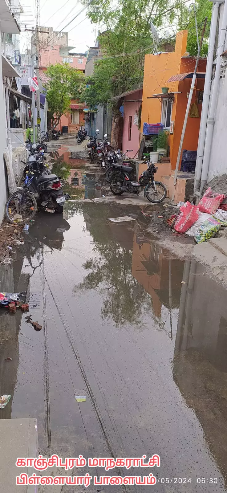 தெருவில் ஓடும் கழிவுநீர் தெருவில் ஓடும் கழிவுநீர்