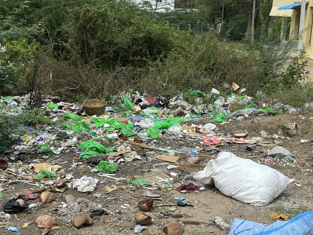 குப்பைகளை அகற்ற வேண்டும் குப்பைகளை அகற்ற வேண்டும்