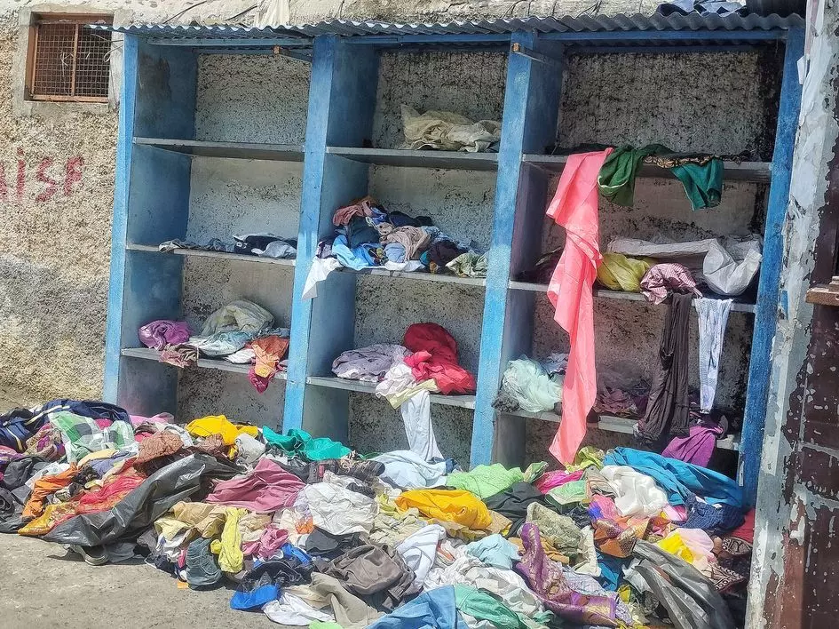 வீணாகும் துணிகள்